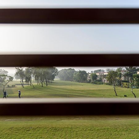 Beautiful Apartments At Tarudhan Valley Golf Resort, Manesar グルガウン 部屋 写真