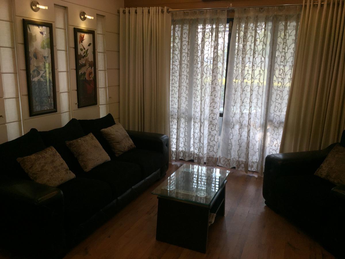 Beautiful Apartments At Tarudhan Valley Golf Resort, Manesar グルガウン エクステリア 写真