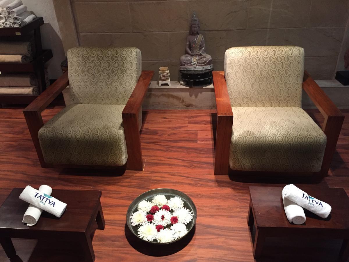 Beautiful Apartments At Tarudhan Valley Golf Resort, Manesar グルガウン エクステリア 写真