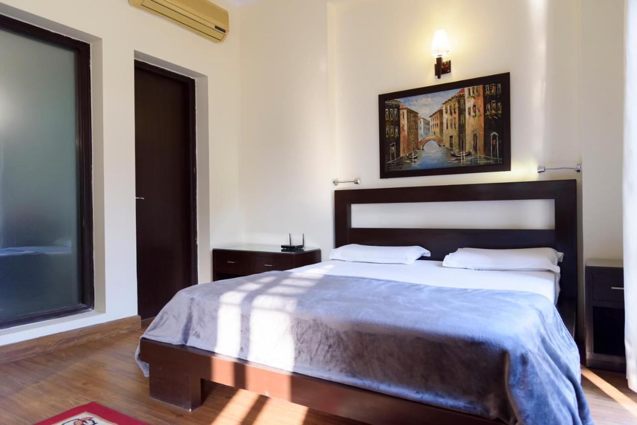 Beautiful Apartments At Tarudhan Valley Golf Resort, Manesar グルガウン エクステリア 写真
