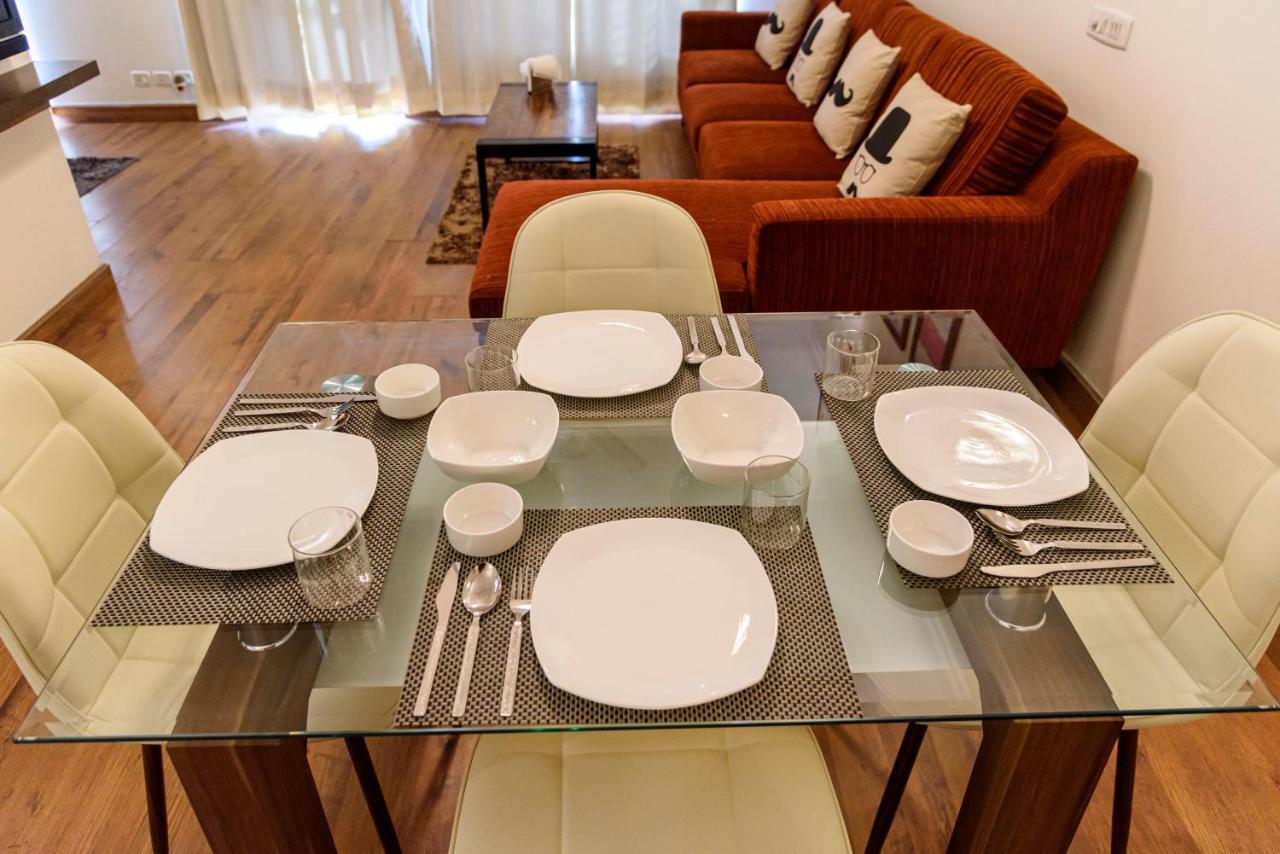 Beautiful Apartments At Tarudhan Valley Golf Resort, Manesar グルガウン エクステリア 写真