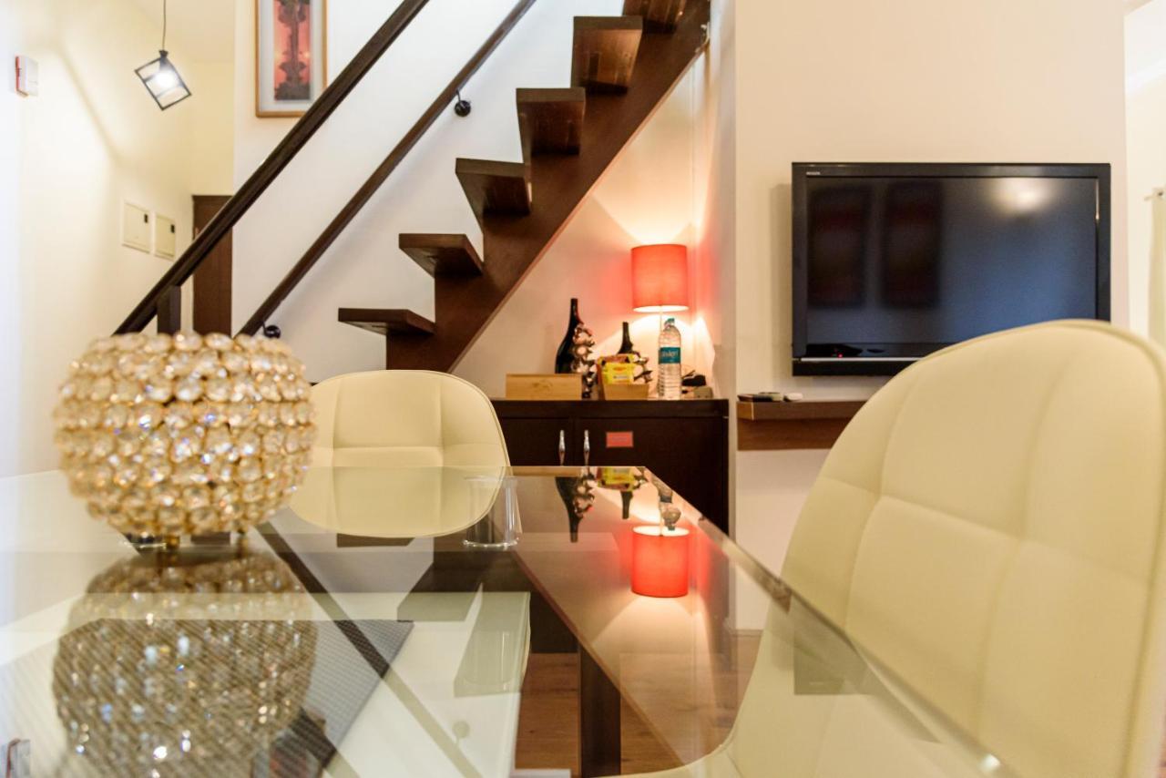 Beautiful Apartments At Tarudhan Valley Golf Resort, Manesar グルガウン エクステリア 写真